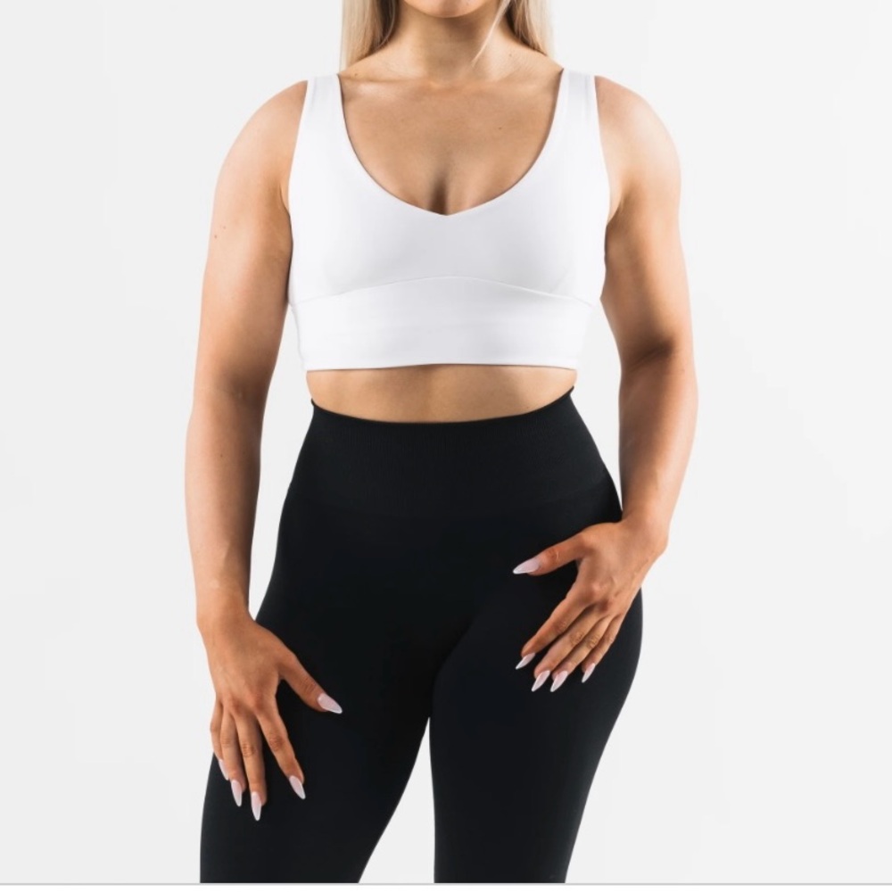 Alphalete Women's Celeste Bra A/B Cup White Sports Bra
